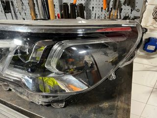 Faro Izquierdo Toyota Hilux GR led