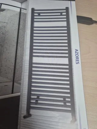 Radiador Toallero Negro Baño Azores