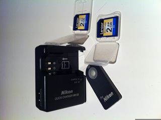 Nikon D3000 - Cámara Réflex Digital 10.2 MP (Cuerp