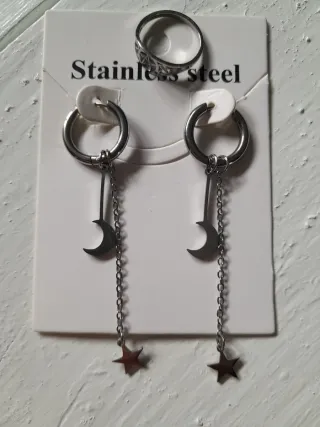 Pendientes Luna Estrella de regalo el anillo.