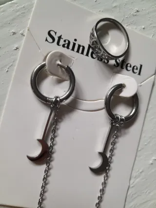 Pendientes Luna Estrella de regalo el anillo.