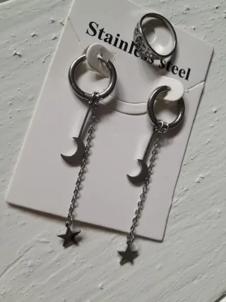 Pendientes Luna Estrella de regalo el anillo.
