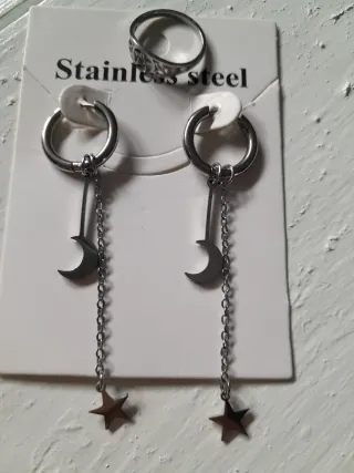 Pendientes Luna Estrella de regalo el anillo.