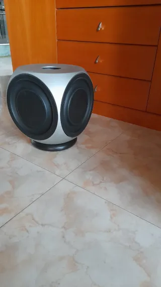 Bang & Olufsen BeoLab 2