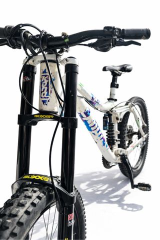 Bicicleta Kona Descenso / Freeride