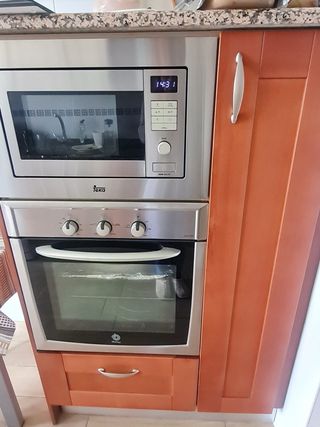 Mueble cocina horno y microondas madera