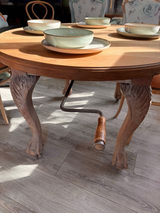 Antigua Mesa Victoriana 1860-1870 con manivela