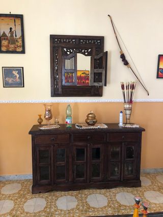 Madia in legno con ante in vetro