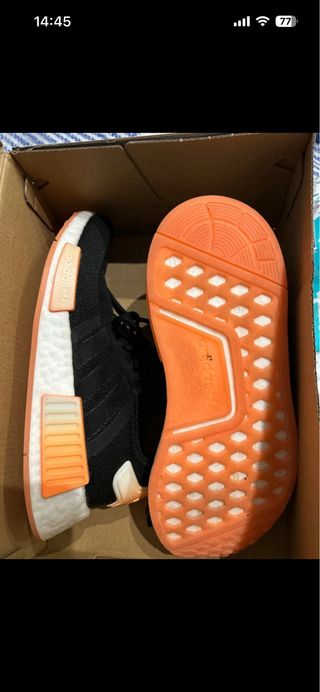 Zapatillas Adidas Negras y Naranja