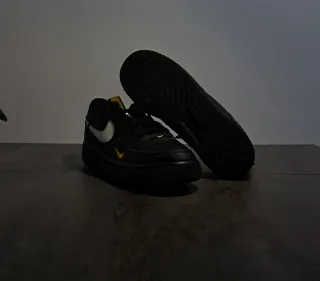 Nike Air Force 1 nere gialle
