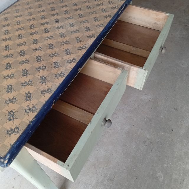 ANTIGUA MESA DE COCINA O TOCINERA