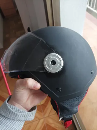 Casco de moto negro