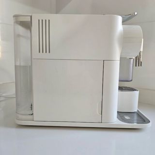Cafetera Nespresso Latissima One Blanca