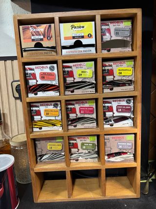 Mueble expositor para infusiones