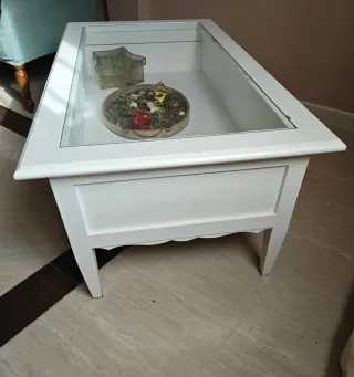 Mesa baja auxiliar blanca con cajón y cristal