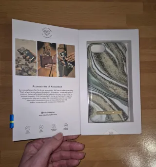 4 custodie Ideal of Sweden per iPhone 8/7/6/6S