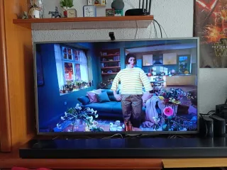 Televisor Philips 50 pulgadas y luces goove.