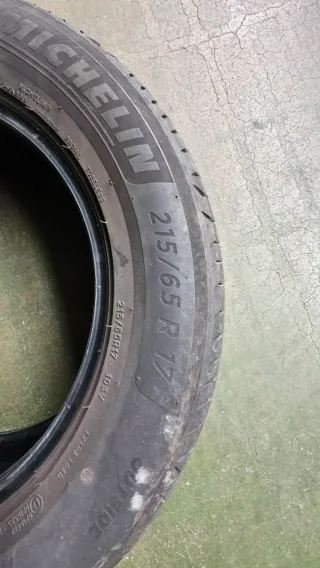 215/65-17 Michelin