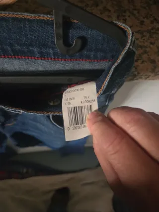 Lote Ropa marca.Vaqueros. Ciclismo. Sudaderas.