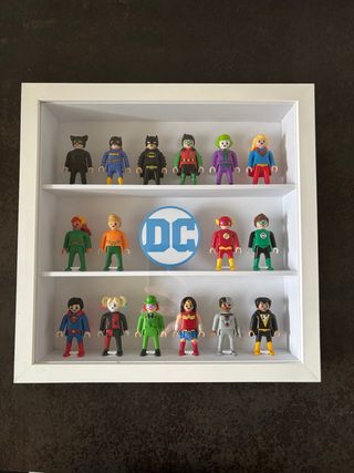 Luisa María, expositor+marco