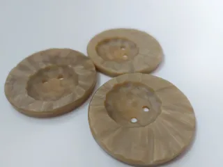 3 Botones Antiguos Troquelados Años 40