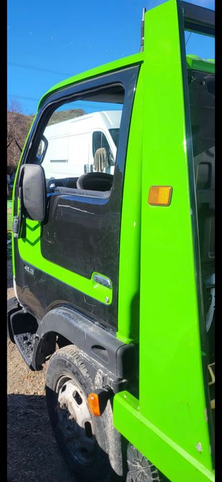 Nissan Cabstar 2004 GRUA