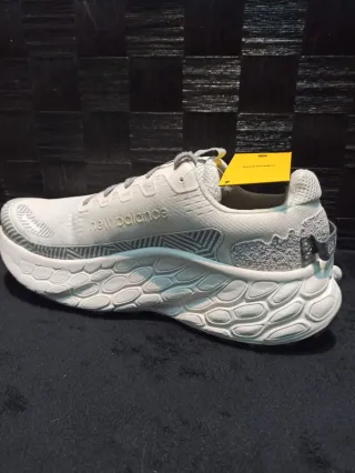New Balance Fresh Foam X More Gris/Blanco