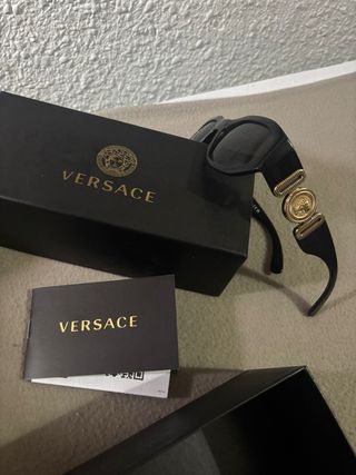 Gafas de Sol Versace Negras y Doradas