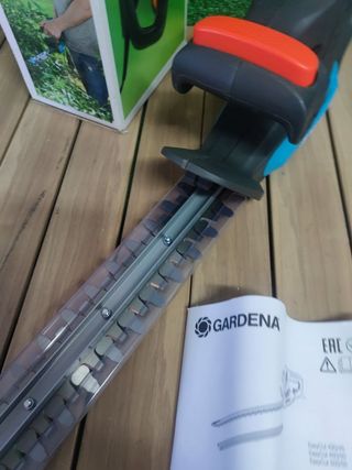 Tijeras cortasetos eléctricas EasyCut 450/50 de GARDENA