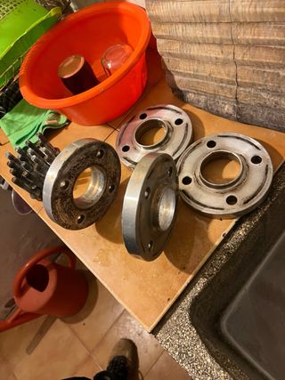 Separadores y tornillos Cutroen Saxo/ Peugeot 106