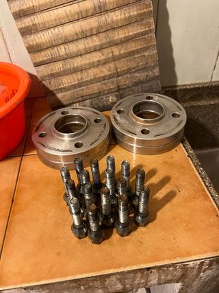 Separadores y tornillos Cutroen Saxo/ Peugeot 106