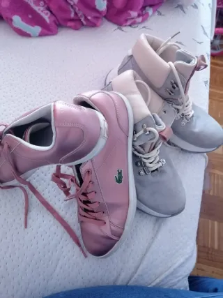 Zapatillas Lacoste y botines grises/rosas