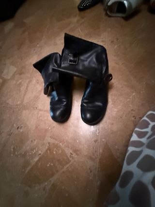 Botines negros planos hebillas talla 38