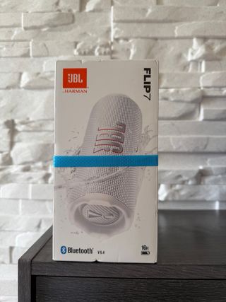 JBL Flip 7 Bluetooth Speaker White Nuovo