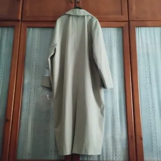 SIN ESTRENAR: Zara gabardina