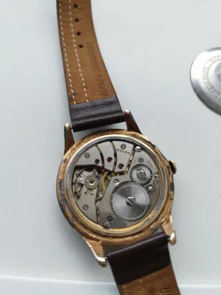 Reloj Cauny Prima Dorado y Marrón