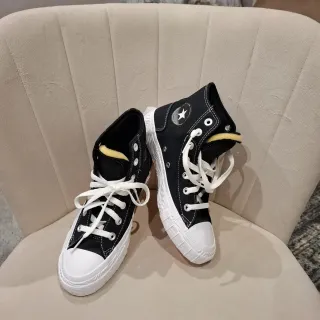 Zapatillas Converse Negras y Blancas talla 37.5
