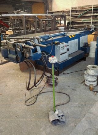 Curvadora hidráulica BLM