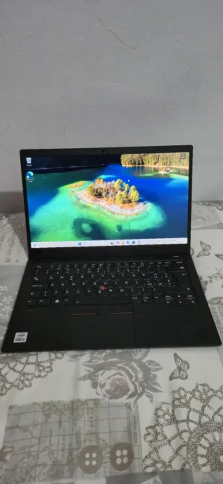 Lenovo ThinkPad X1 Carbon Gen 8 i5