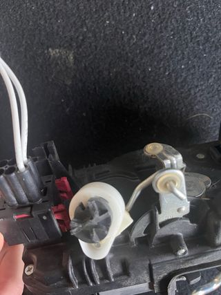 905024162R Cerradura puerta trasera