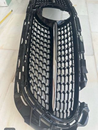 Parrilla Delantera Mercedes clase E Coupe AMG.