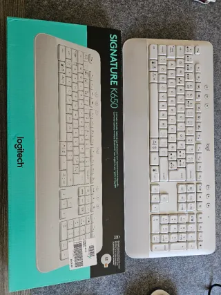 Teclado Logitech Signature K650 Inalámbrico