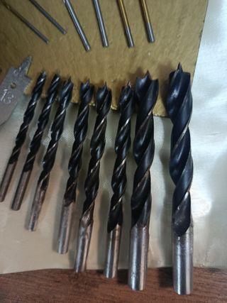 Lote brocas grandes y pequeñas de madera y metal