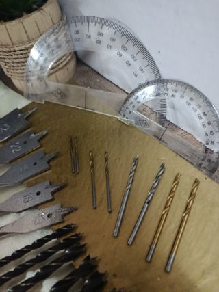 Lote brocas grandes y pequeñas de madera y metal