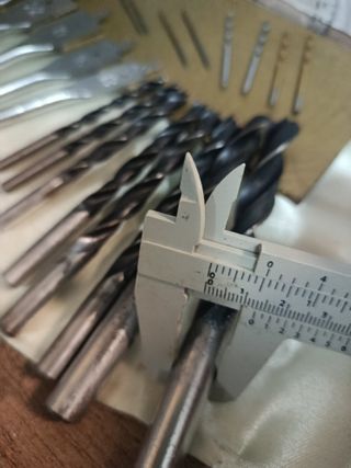 Lote brocas grandes y pequeñas de madera y metal