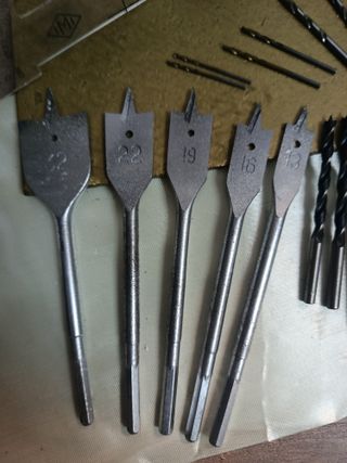 Lote brocas grandes y pequeñas de madera y metal