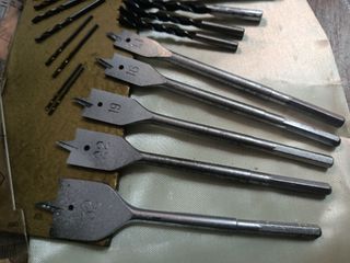 Lote brocas grandes y pequeñas de madera y metal