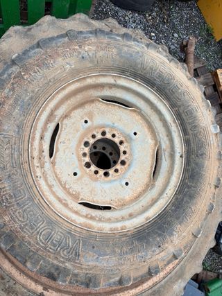 Ruedas estrechas agrícolas