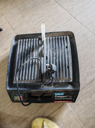 Cortador Eléctrico Plasplugs Compact Plus