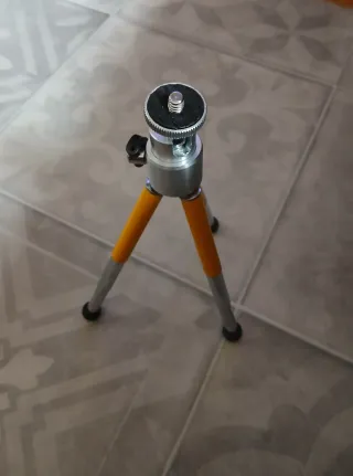 Trípode para cámara de fotos compacta